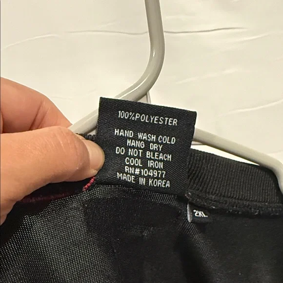 Men's Black and Red Sweatshirt - Picture 8 of 10